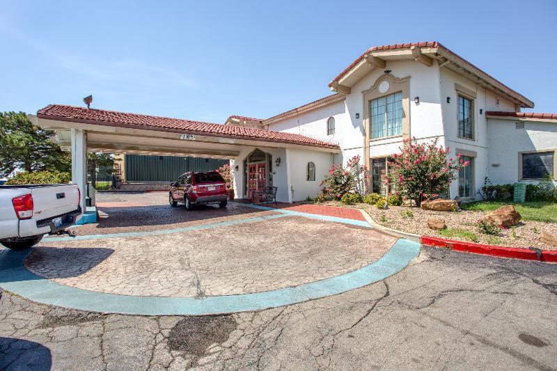 Hemp Inn Oklahoma City South Esterno foto