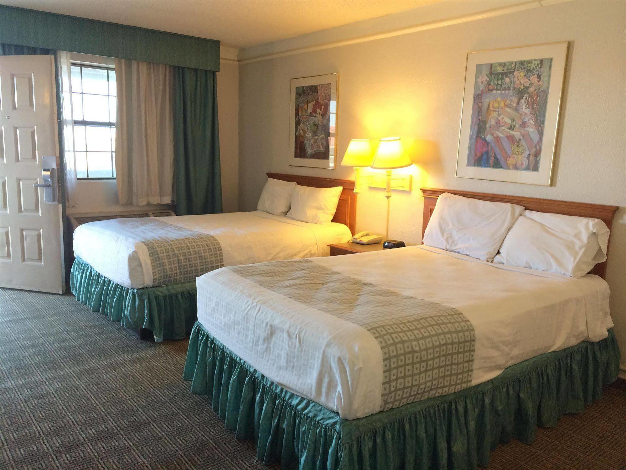 Hemp Inn Oklahoma City South Esterno foto