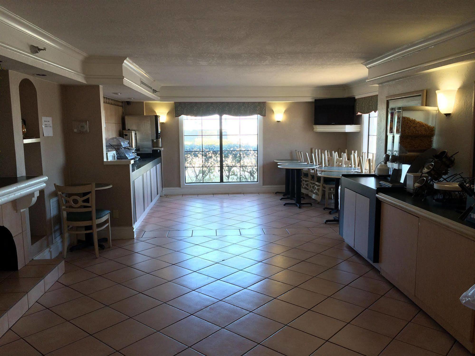 Hemp Inn Oklahoma City South Esterno foto