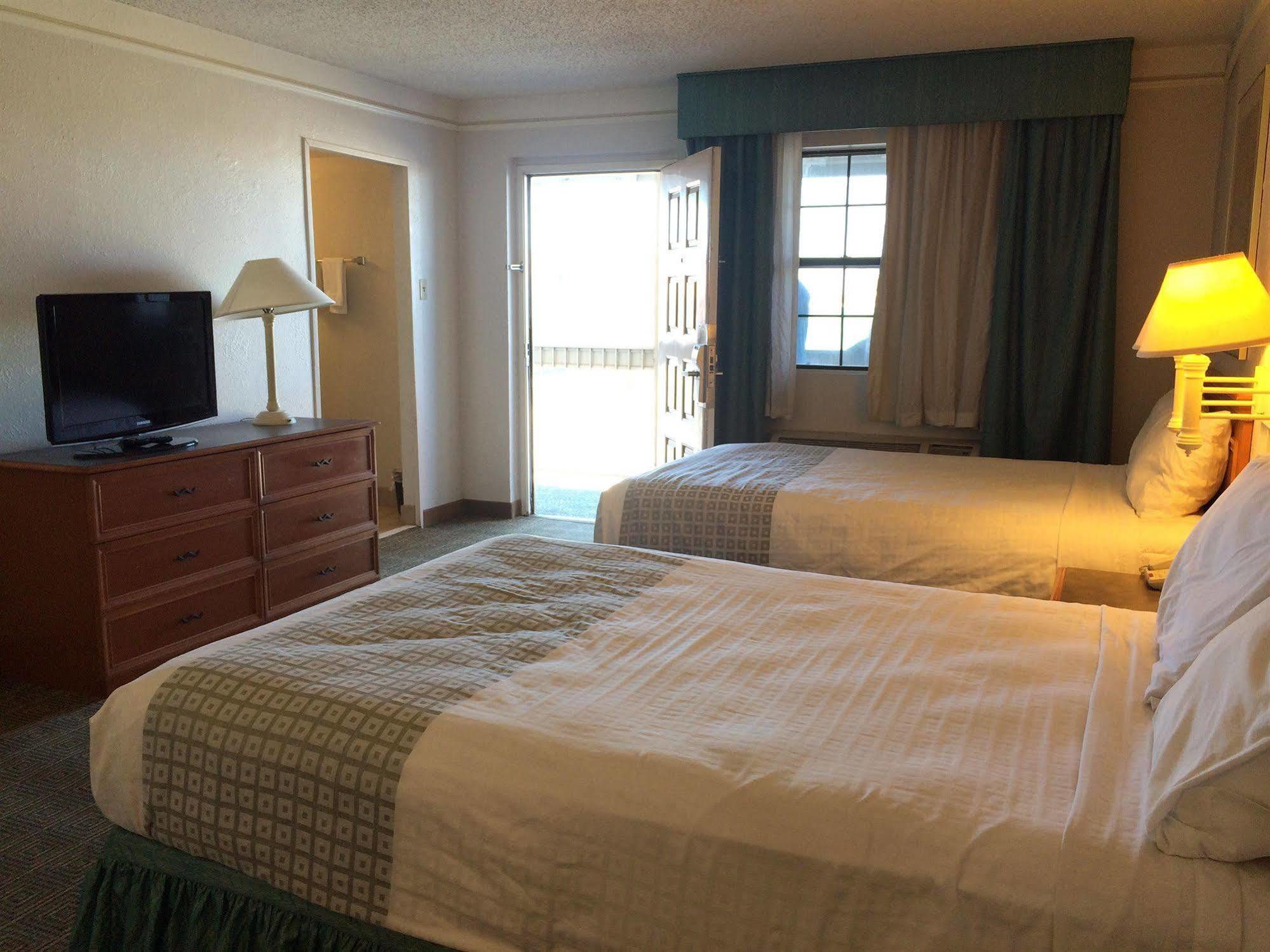 Hemp Inn Oklahoma City South Esterno foto
